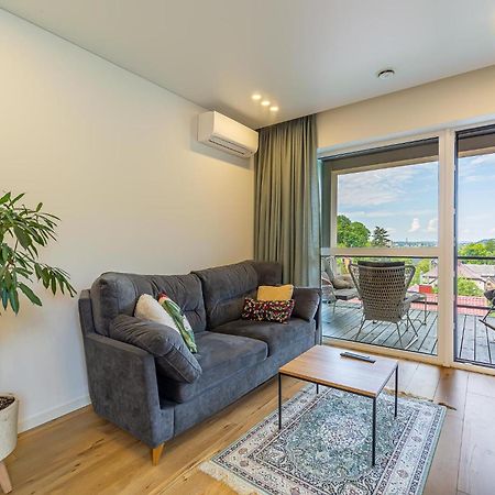 Sky Apartment With Free Parking And Balcony & Ac Каунас Экстерьер фото