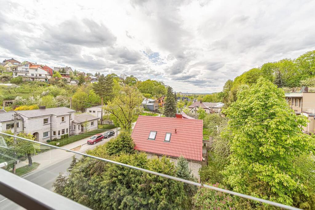 Sky Apartment With Free Parking And Balcony & Ac Каунас Экстерьер фото